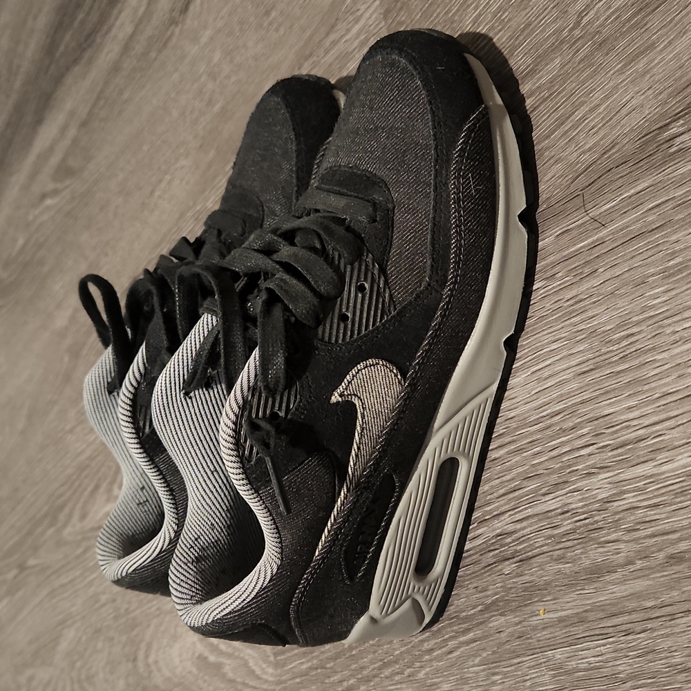 Womens Nike Air Max shoes